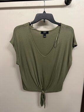 Kohl's Olive Green Ribbed V-Neck Tie-Front Crop Top